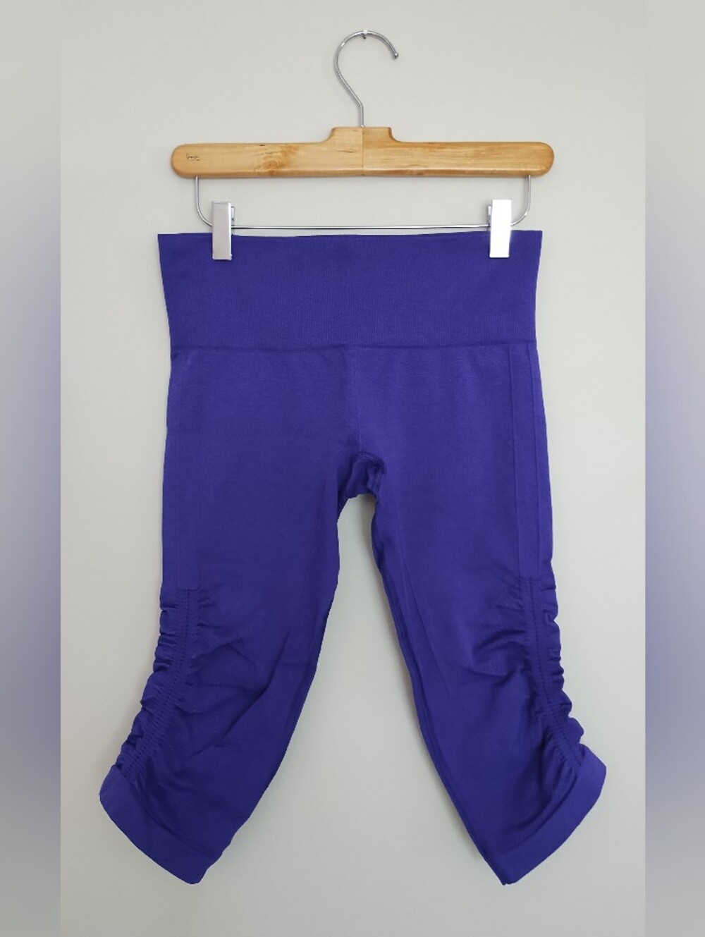 Lululemon - In The Flow Crop - Purple - EUC